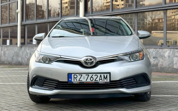 Toyota Auris cena 46000 przebieg: 147000, rok produkcji 2016 z Rzeszów małe 211